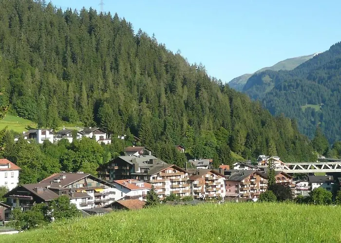 In Hus Signal Met Prachtig Uitzicht Op De Bergen *