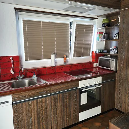 In Hus Signal Met Prachtig Uitzicht Op De Bergen * クロスタース