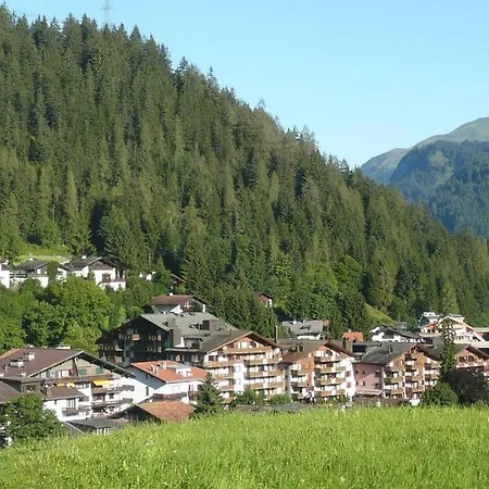 In Hus Signal Met Prachtig Uitzicht Op De Bergen *
